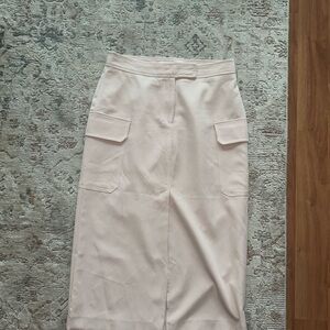 Elegant light pink Skirt with Pockets